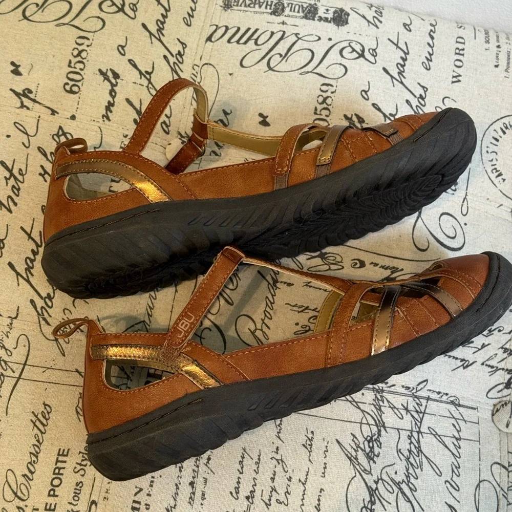 Jambu "DOVE" Brown and Gold Accent Close Toe T-Strap Design Sandals - Picture 5 of 11